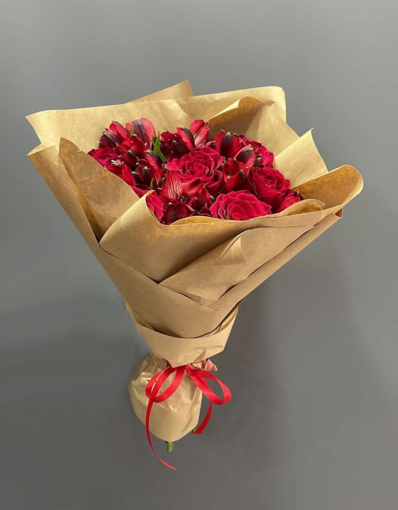 Букет цветов из: Альстромерии и Розы в Грушевском