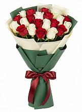 Букет Микс из красных и белых роз в Грушевском