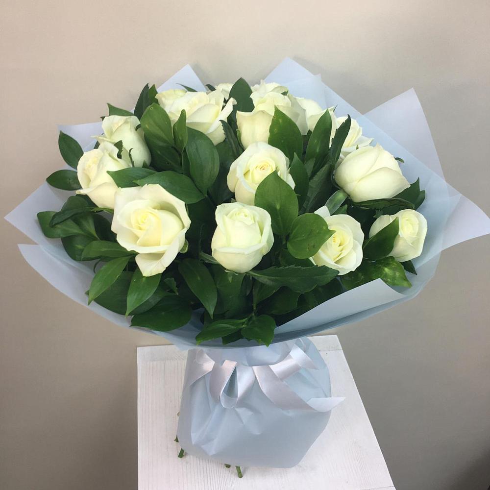 Букет 15 Белых роз Проуд в Грушевском