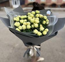 Букет Белые кустовые розы Солинеро в Грушевском