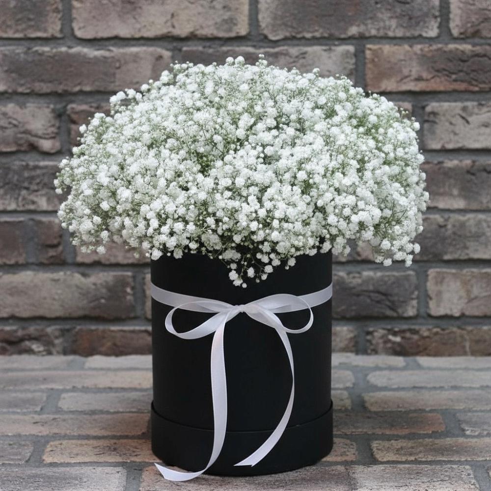 Цветочная композиция из Гипсофила в шляпной коробке в Грушевском