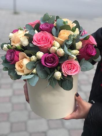 Цветочная композиция из Розы в шляпной коробке в Грушевском