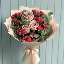 Букет цветов из:  Гвоздики и Розы в Грушевском