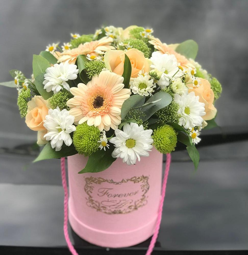 Цветочная композиция из Розы, Герберы и Хризантемы в шляпной коробке в Грушевском