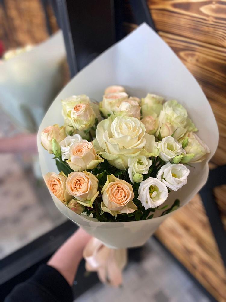 Букет цветов из: Розы и Лизиантусы в Грушевском